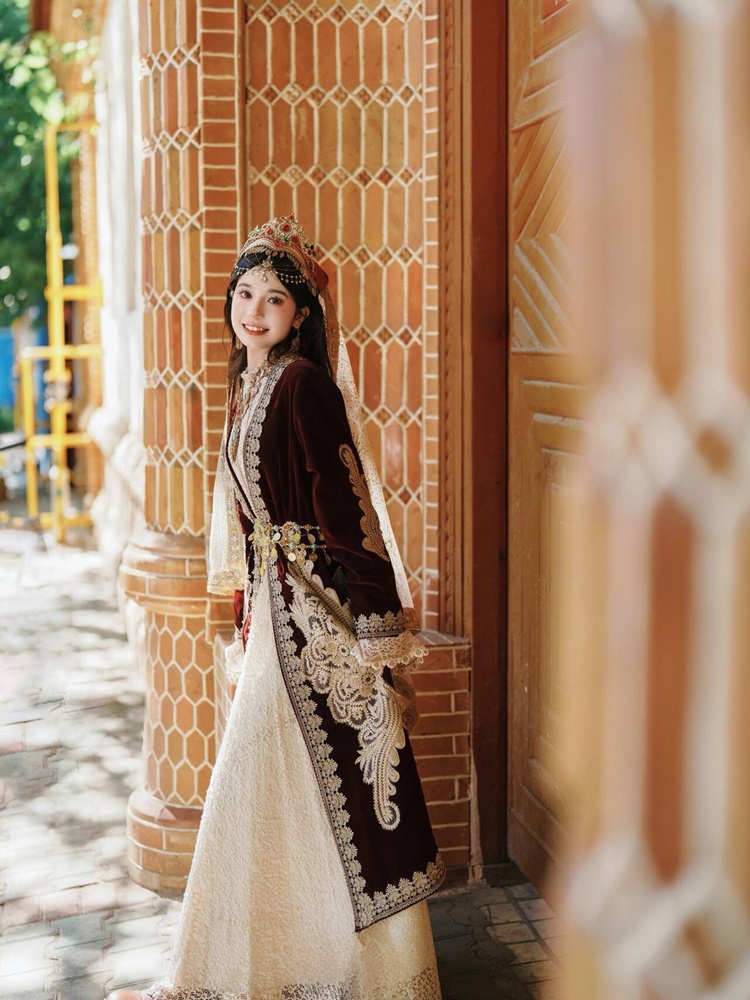 Nouvelle tenue ethnique Uygur, - Ethnic Clothing & Online Fashion Store Khaadi Pk avis et prix