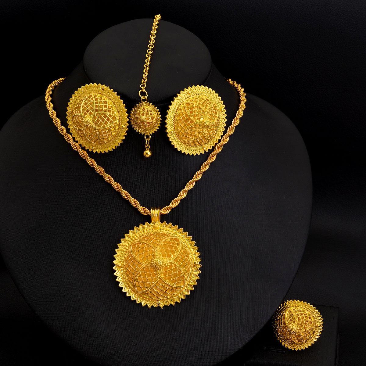 Ensemble de bijoux couleur dor - Ethnic Fashion Dubai avis et prix