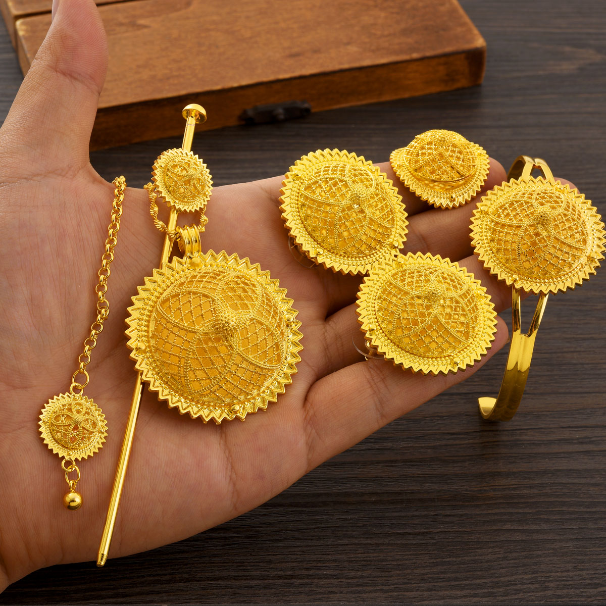 Ensemble de bijoux couleur dor - Ethnic Fashion Dubai avis et prix