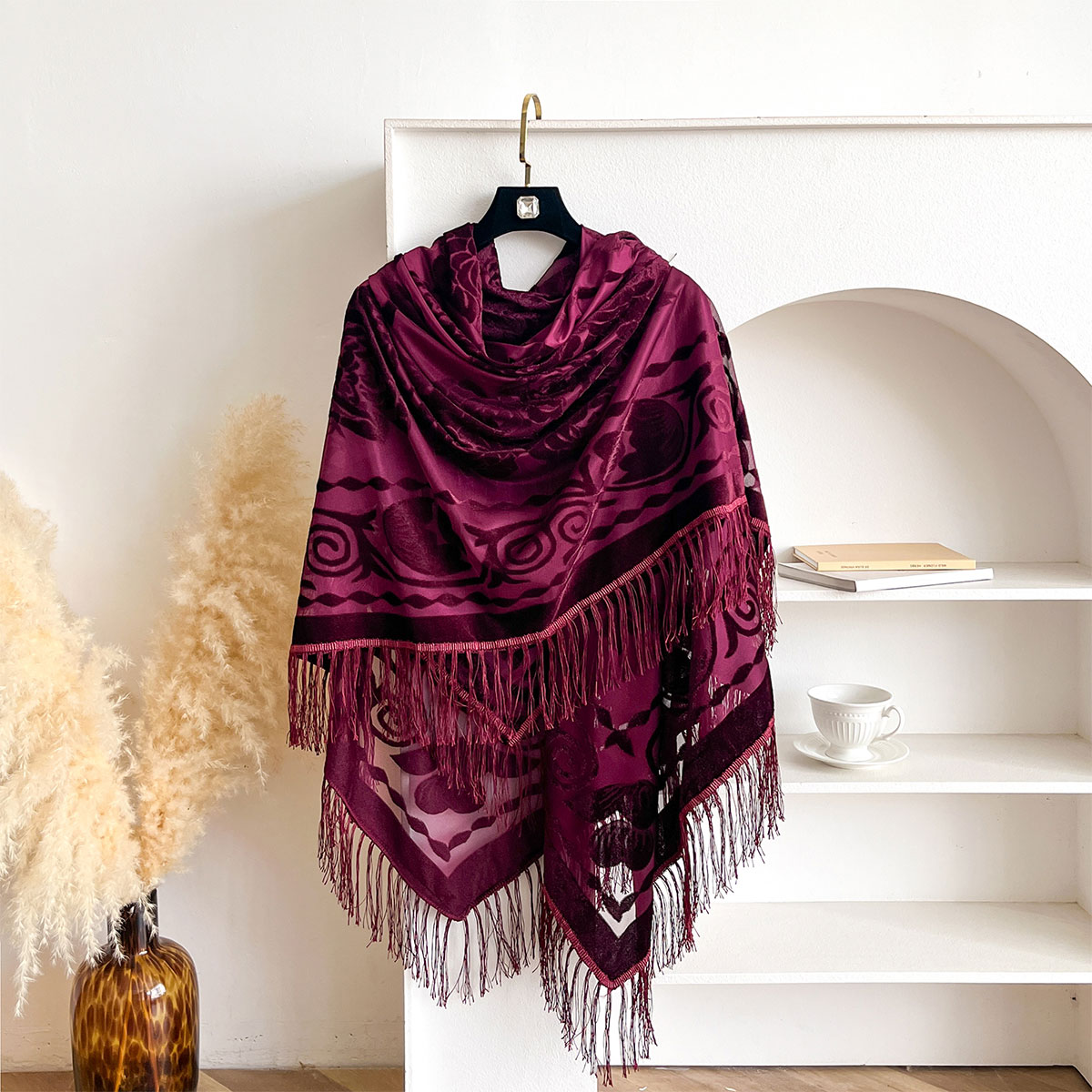 Écharpe rétro en velours à pom - Winter Ethnic Fashion For Women avis et prix