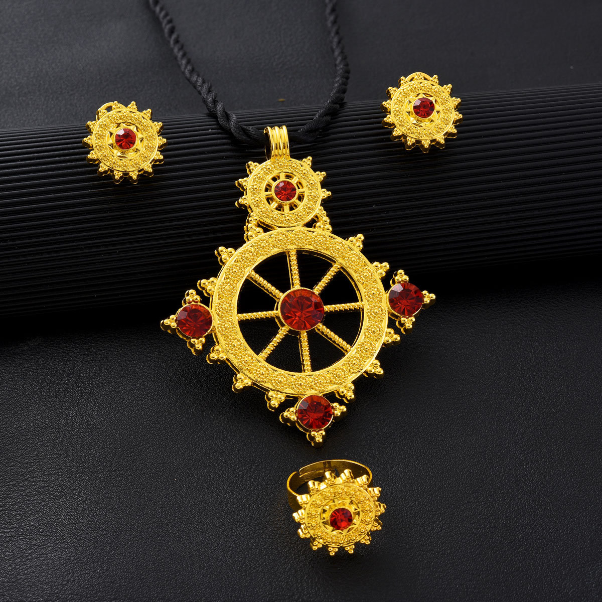 Ensemble de bijoux couleur dor - Ethnic Fashion Dubai avis et prix